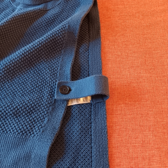 Banana Republic womans sweater - Picture 3 of 4